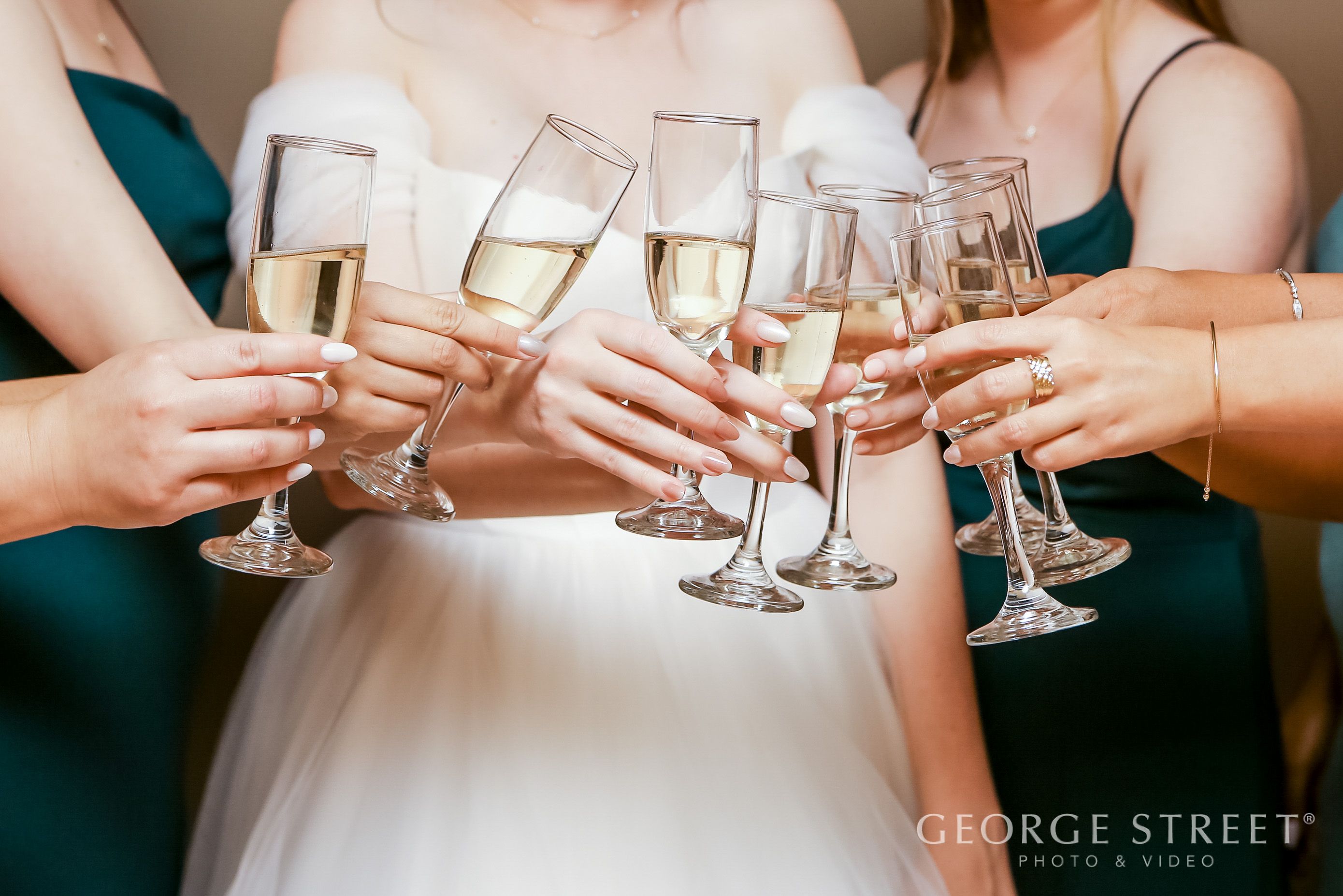 20 Joyful Ways To Keep Bridesmaids Happy and Stress Free