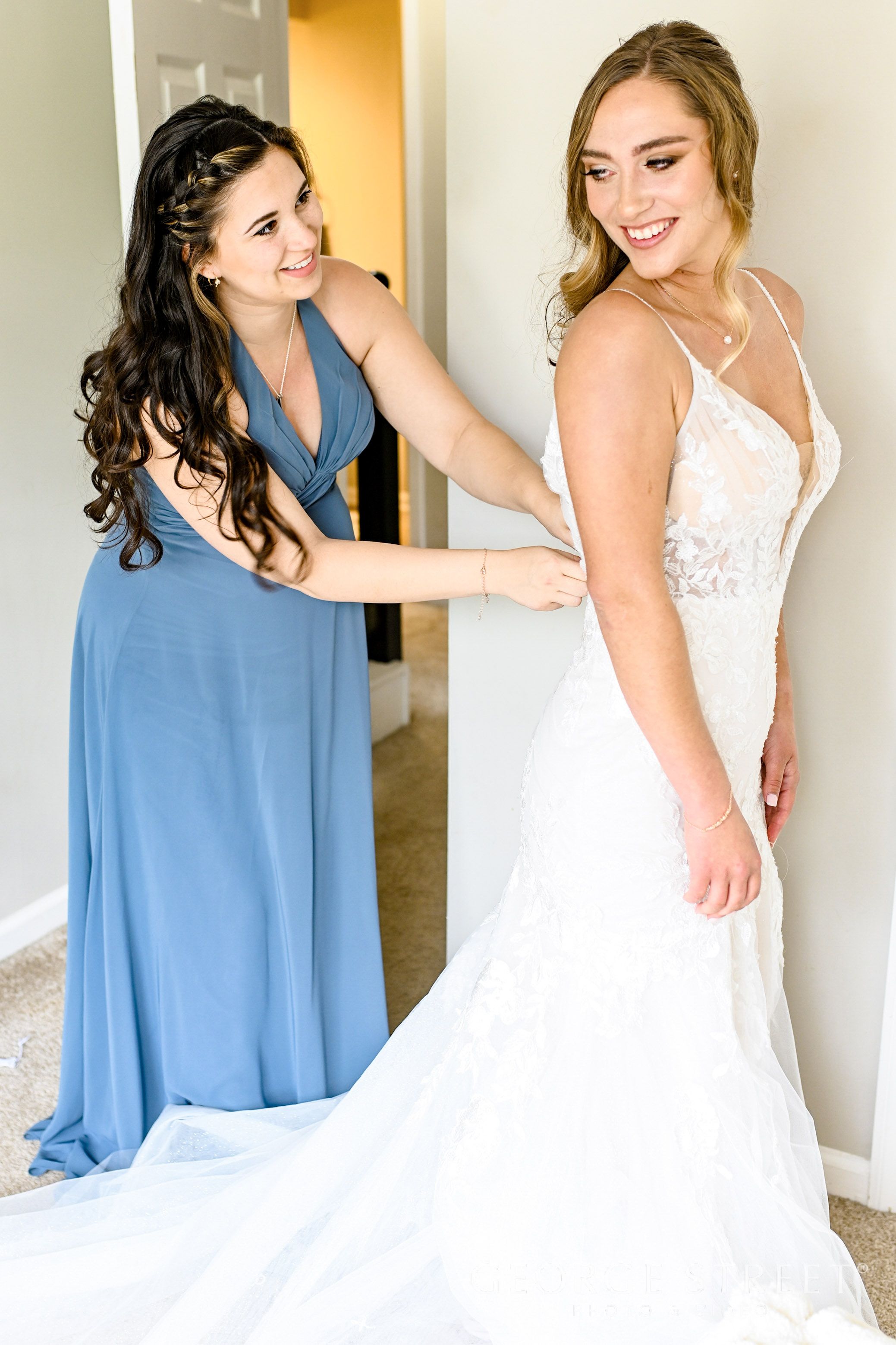 20 Joyful Ways To Keep Bridesmaids Happy and Stress Free