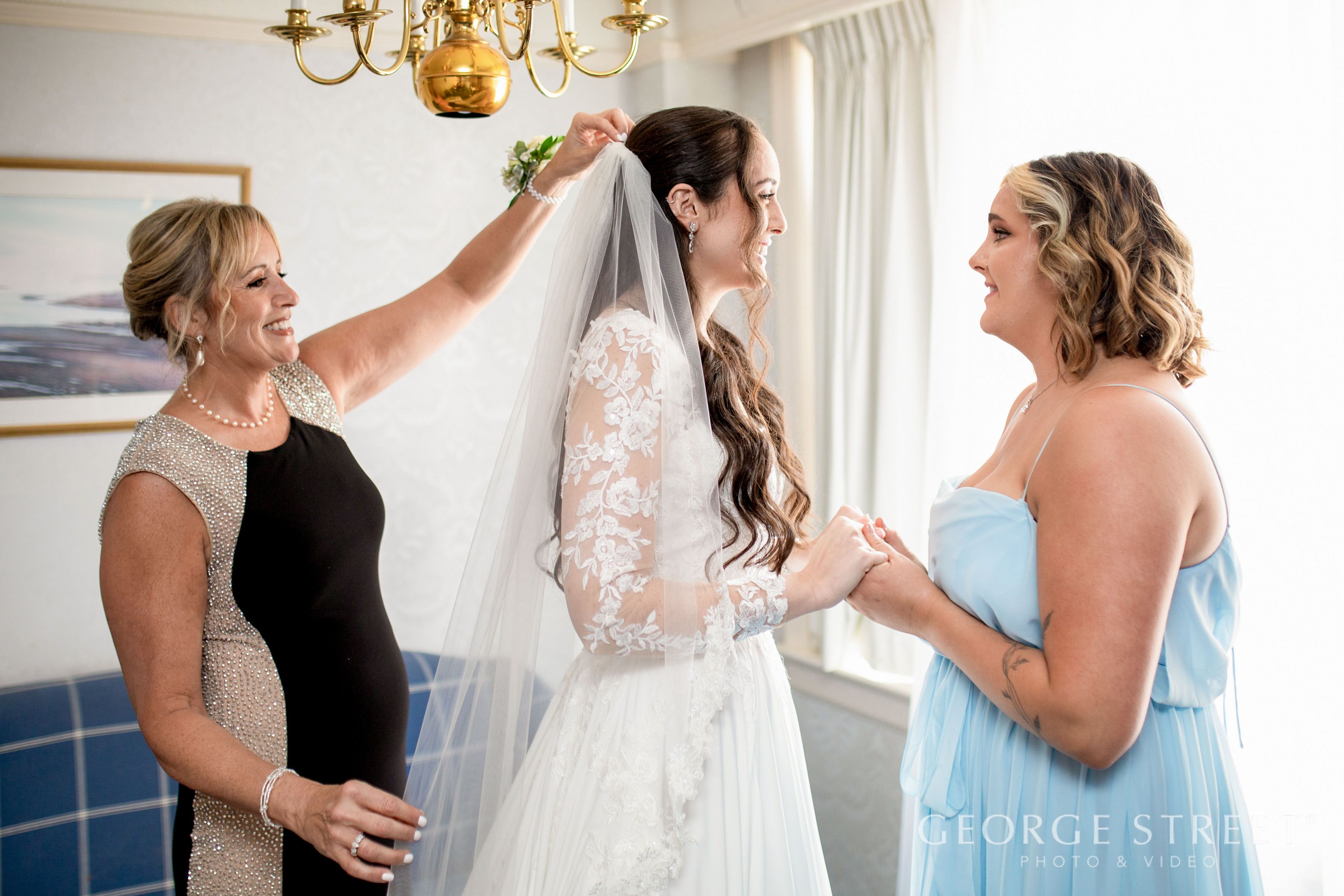 20 Joyful Ways To Keep Bridesmaids Happy and Stress Free